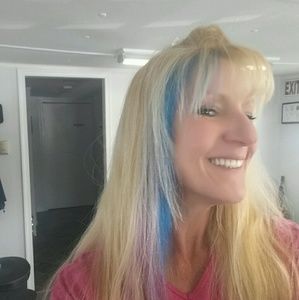 Meet your Posher, Monica